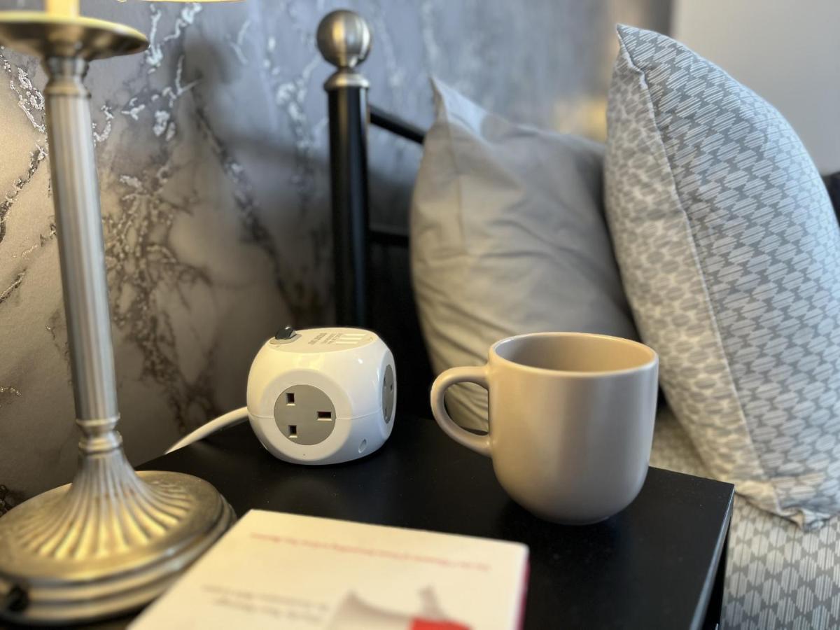 Modernised Central Wigan Townhouse Sleeps Up To 6 Екстериор снимка