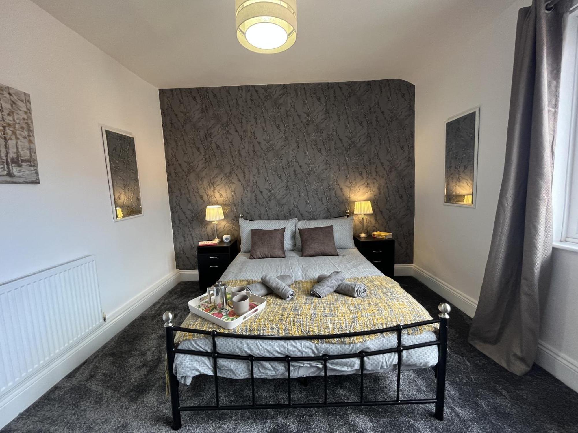 Modernised Central Wigan Townhouse Sleeps Up To 6 Екстериор снимка