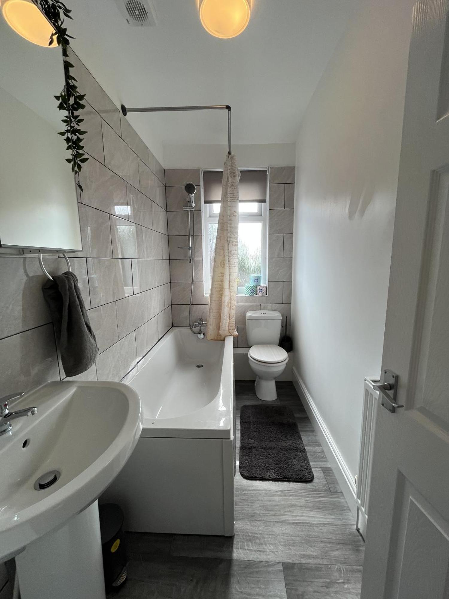 Modernised Central Wigan Townhouse Sleeps Up To 6 Екстериор снимка