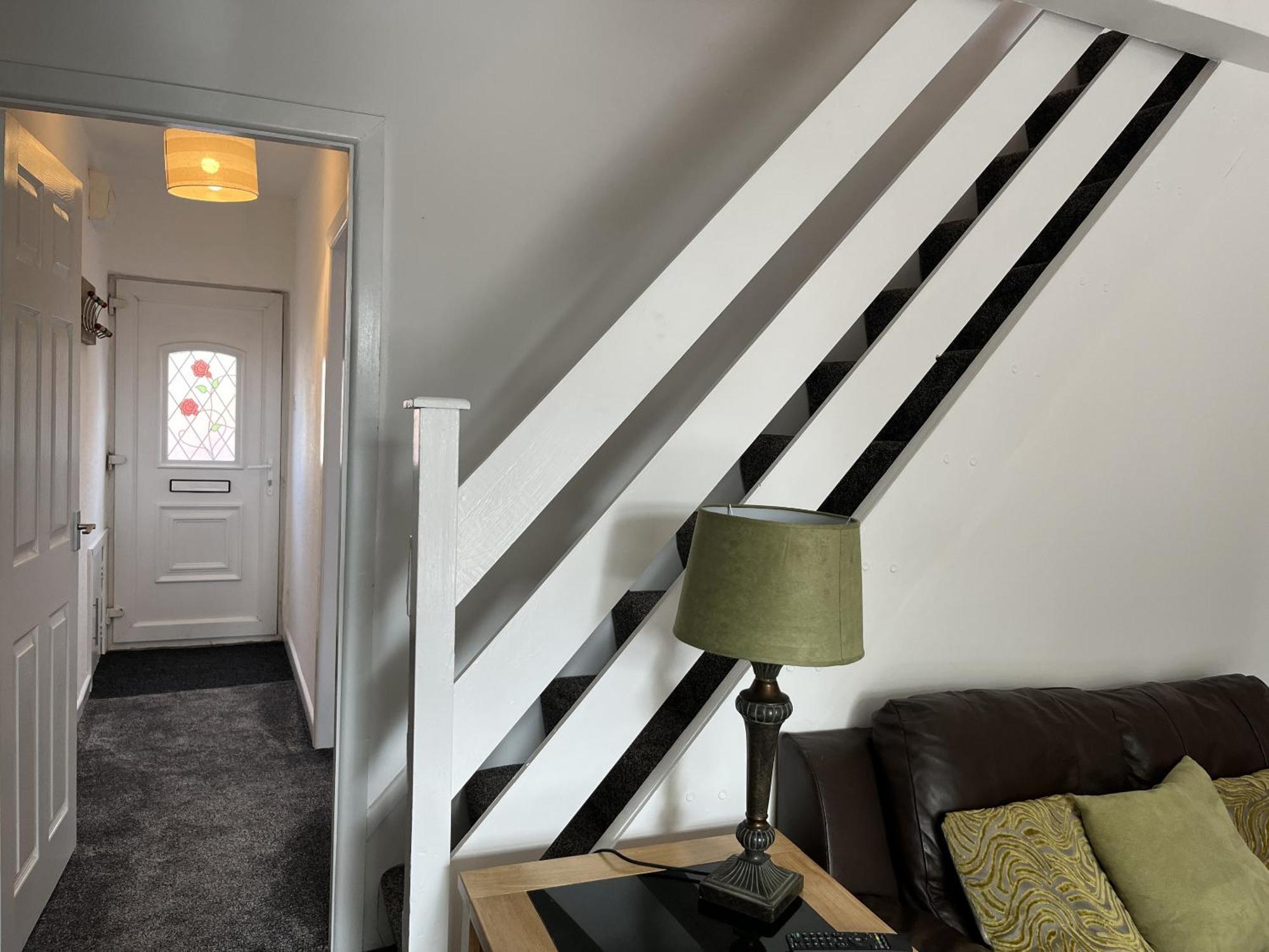 Modernised Central Wigan Townhouse Sleeps Up To 6 Екстериор снимка