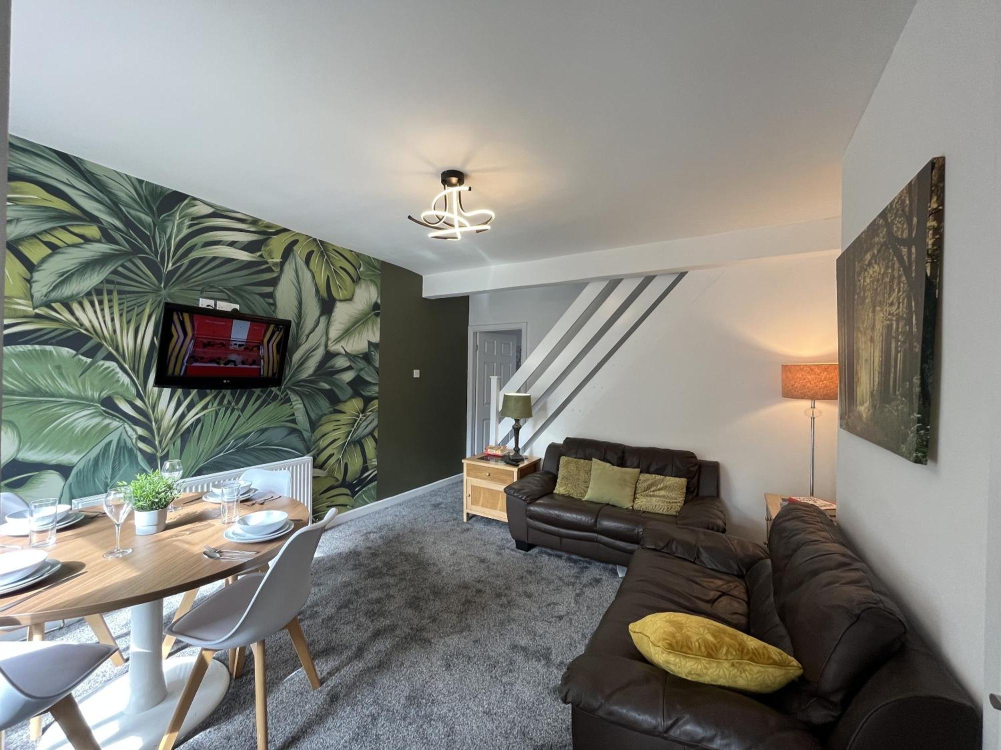 Modernised Central Wigan Townhouse Sleeps Up To 6 Екстериор снимка